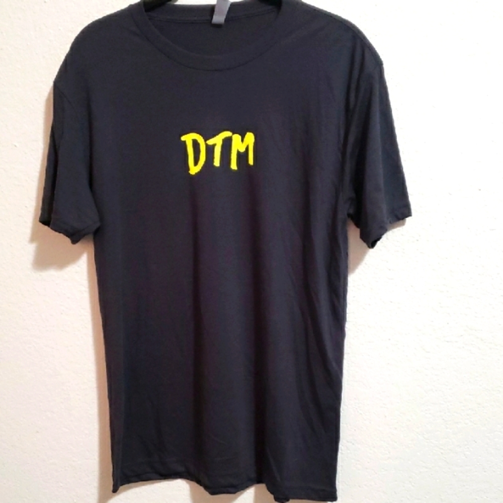 Next Level Apparel Black and Yellow Short Sleeve Tee size M